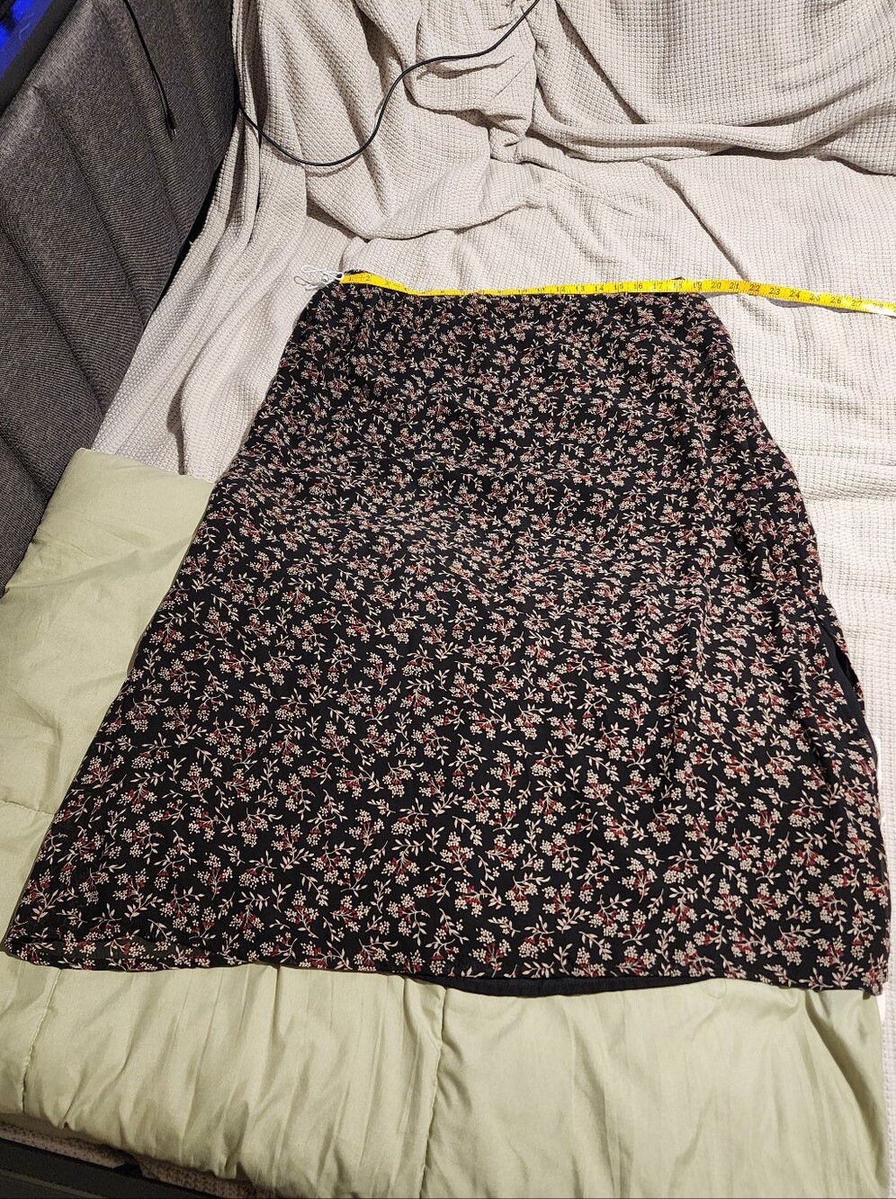22w/24w Kathie Lee Collection Black Floral A-Line Skirt